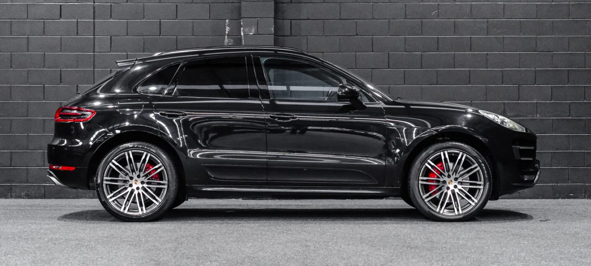 Vehicle Gallery Image