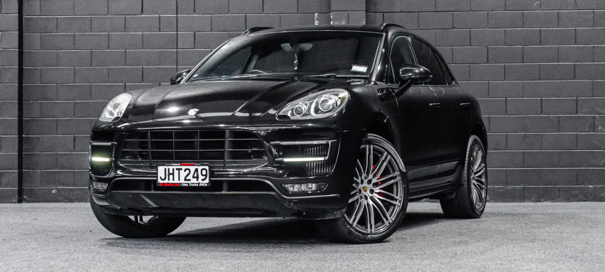 Vehicle Gallery Image