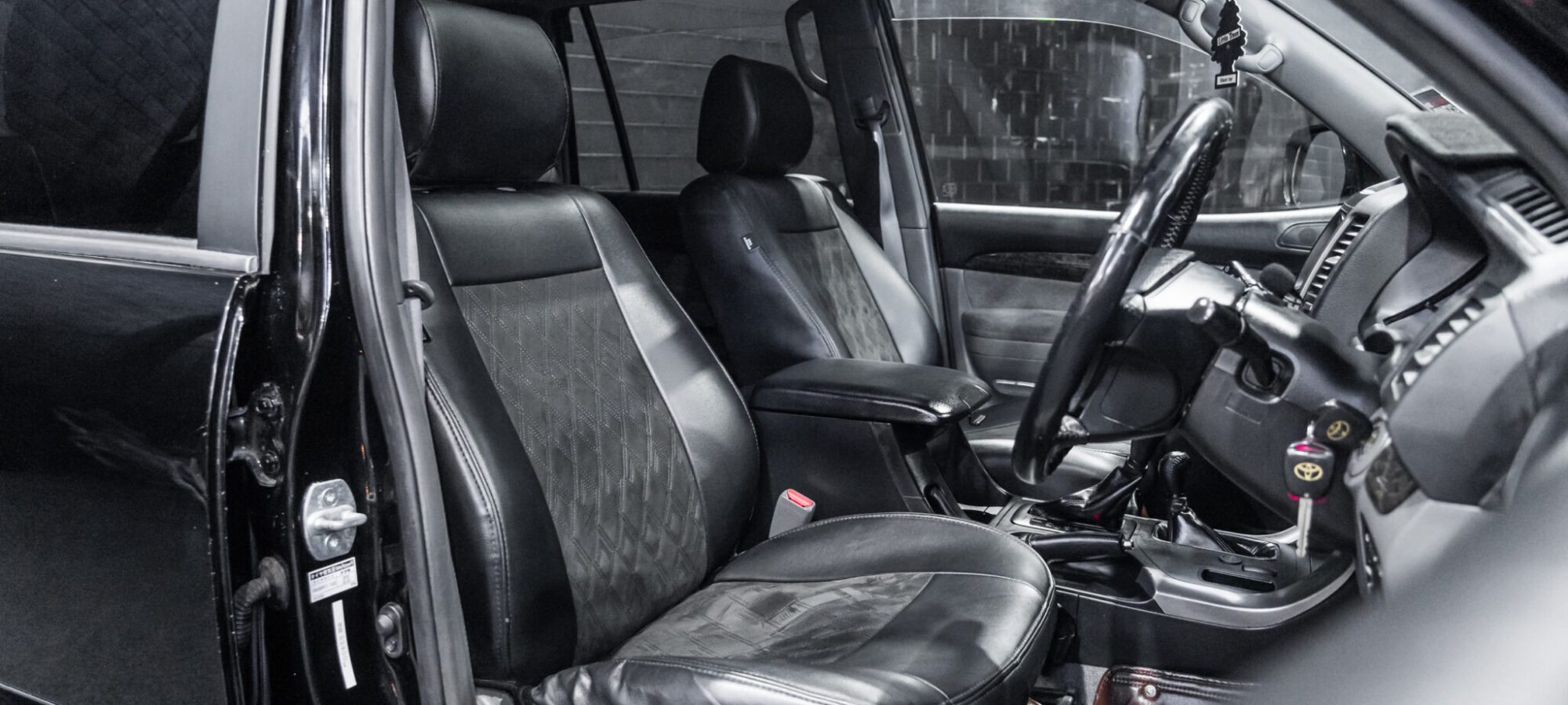 Vehicle Gallery Image