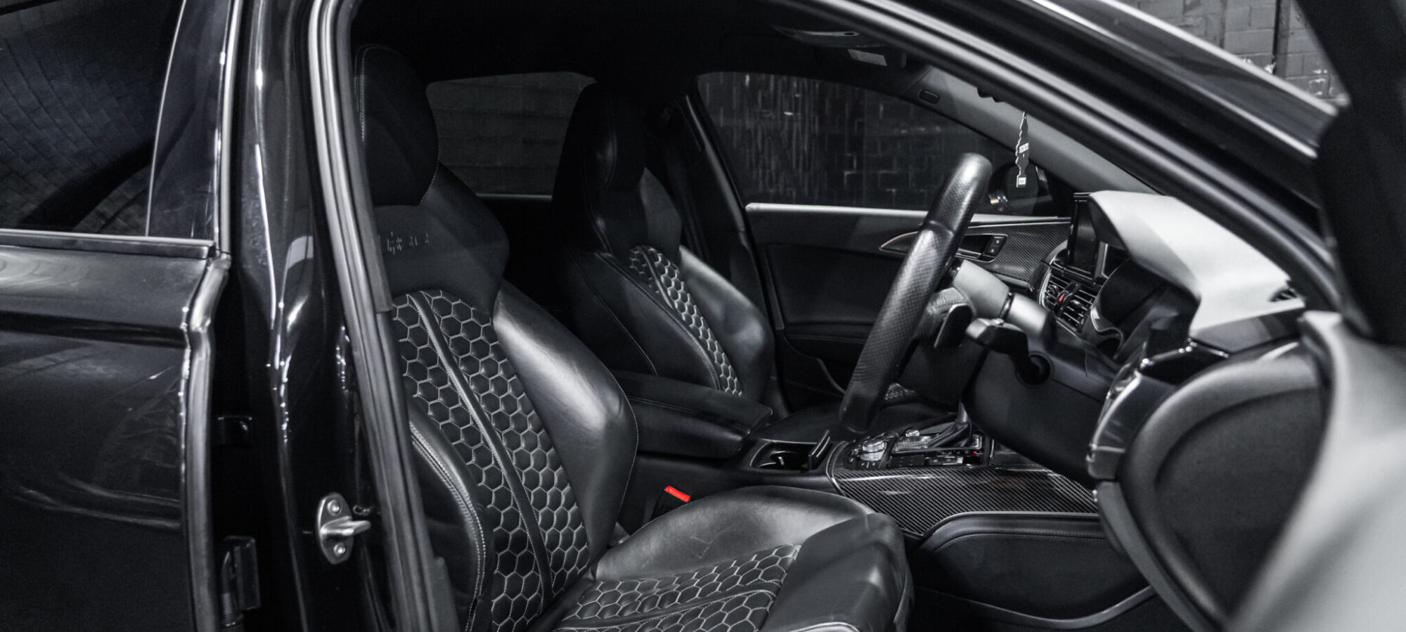 Vehicle Gallery Image