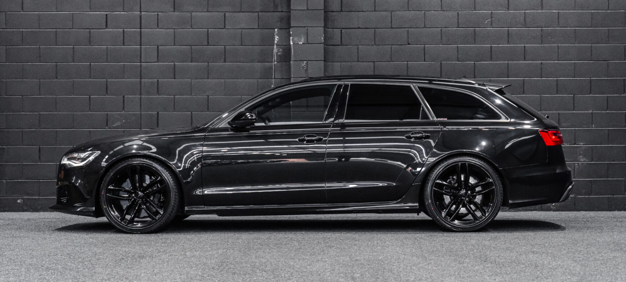 Vehicle Gallery Image