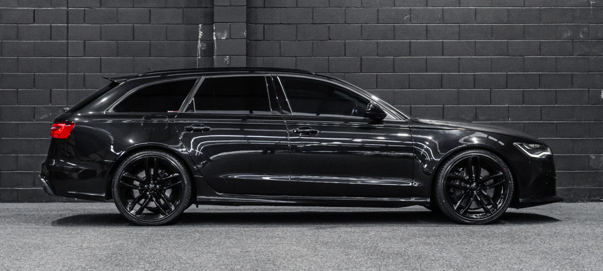 Vehicle Gallery Image