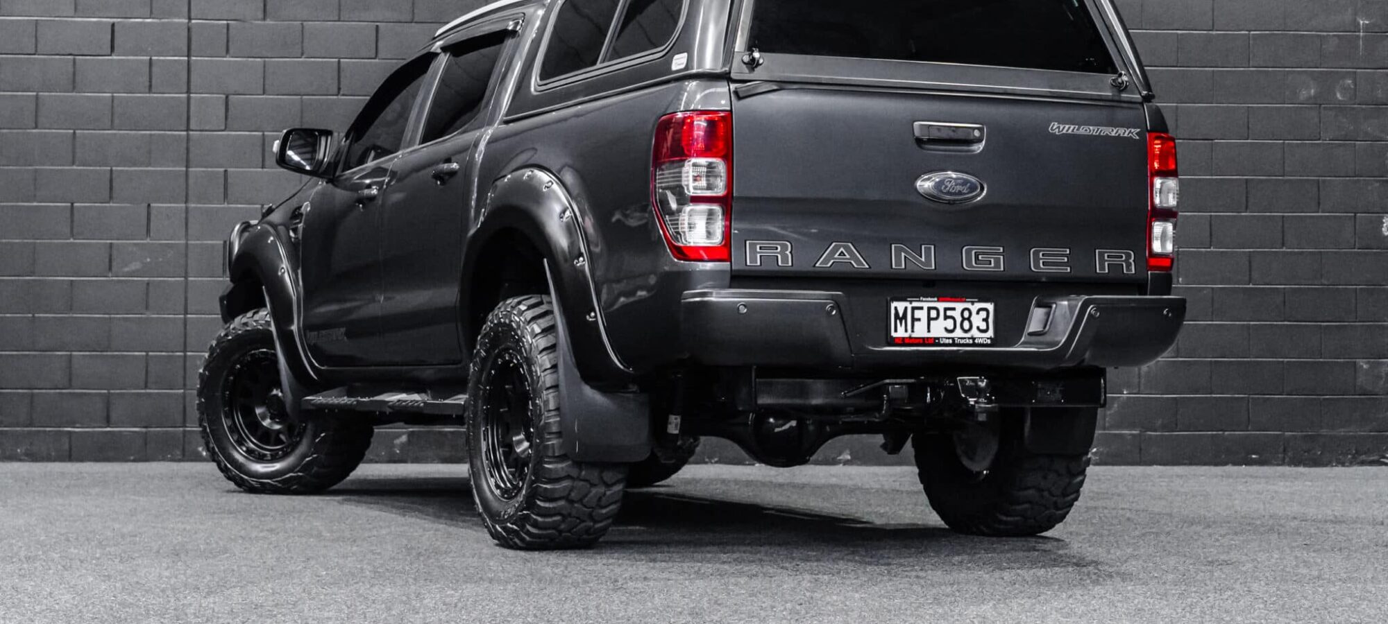 Vehicle Gallery Image