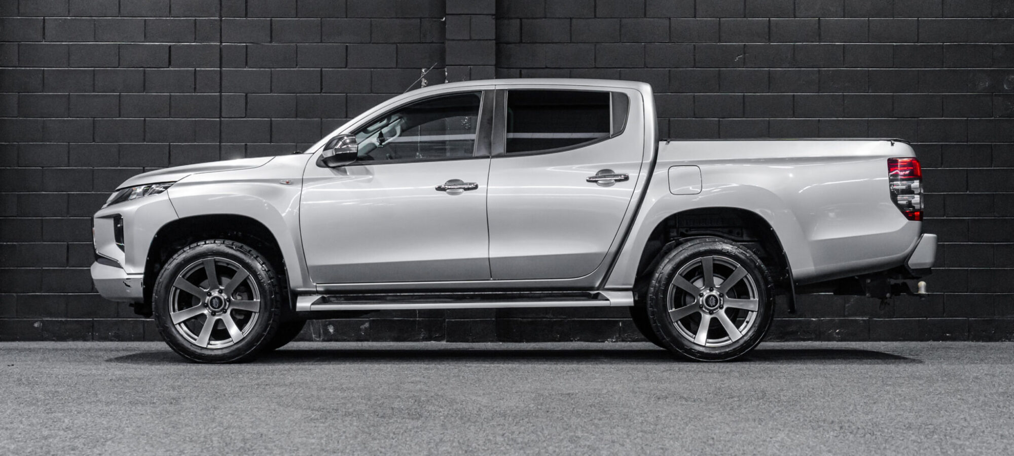 Vehicle Gallery Image