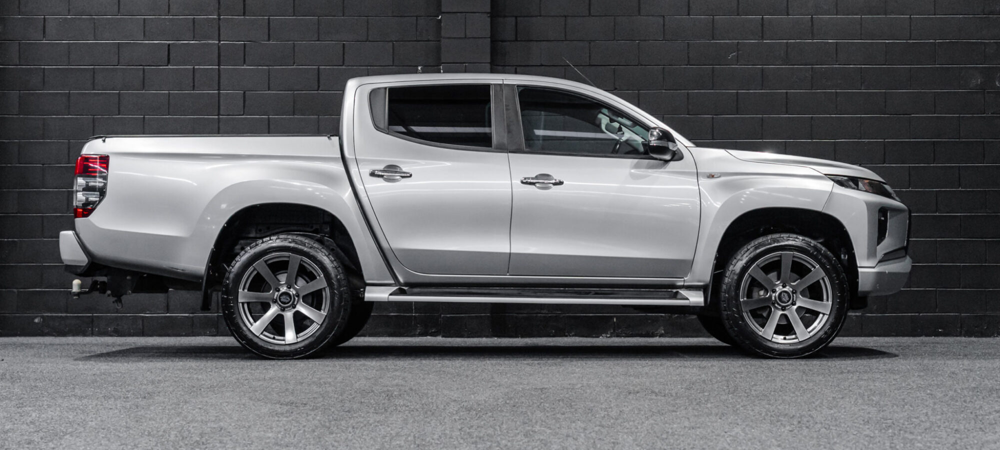 Vehicle Gallery Image