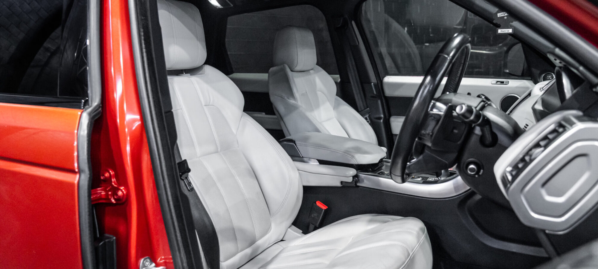 Vehicle Gallery Image