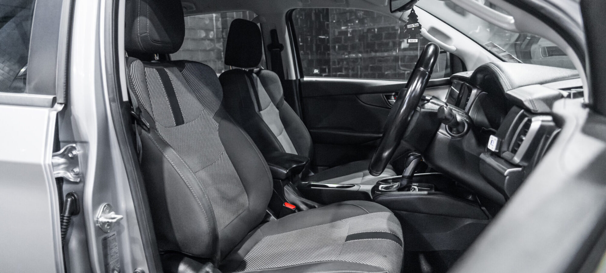 Vehicle Gallery Image