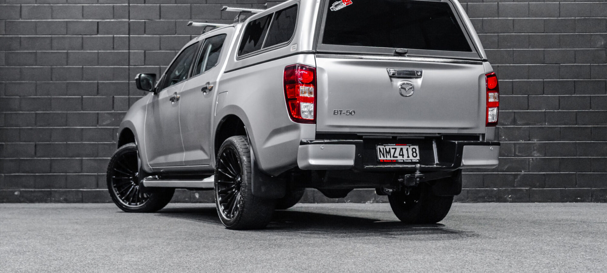 Vehicle Gallery Image