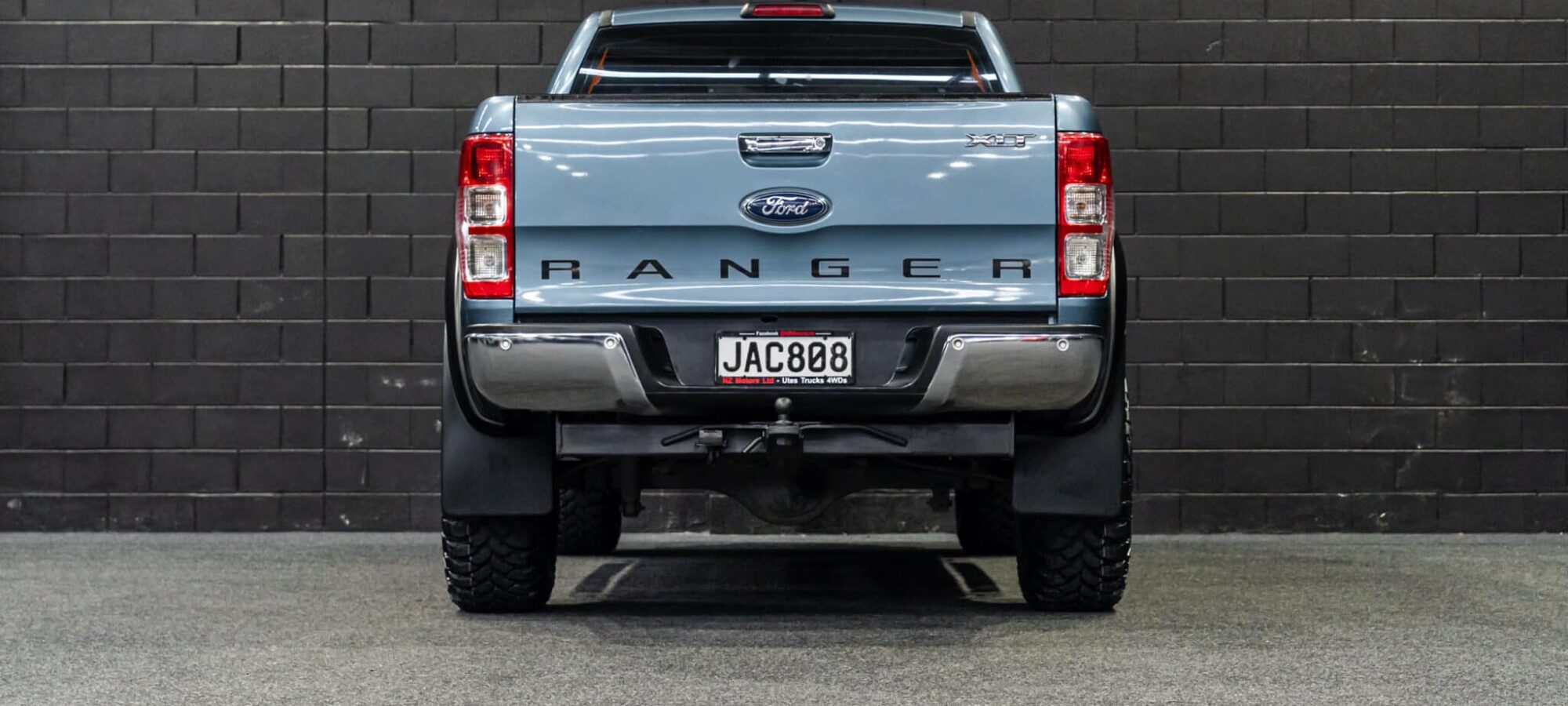 Vehicle Gallery Image