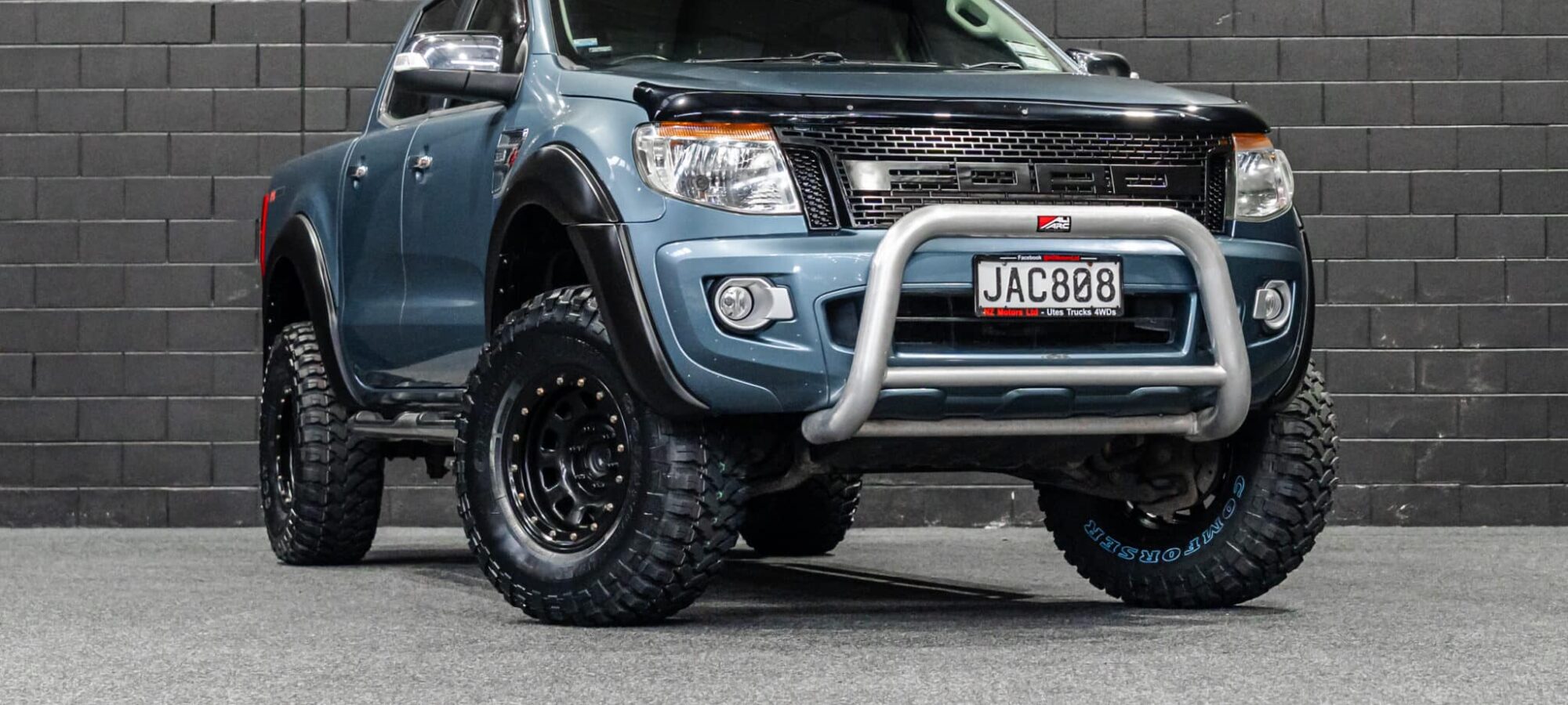 Vehicle Gallery Image