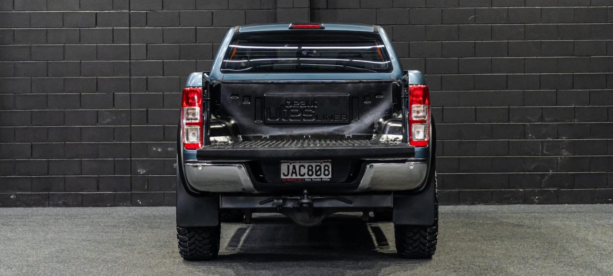 Vehicle Gallery Image