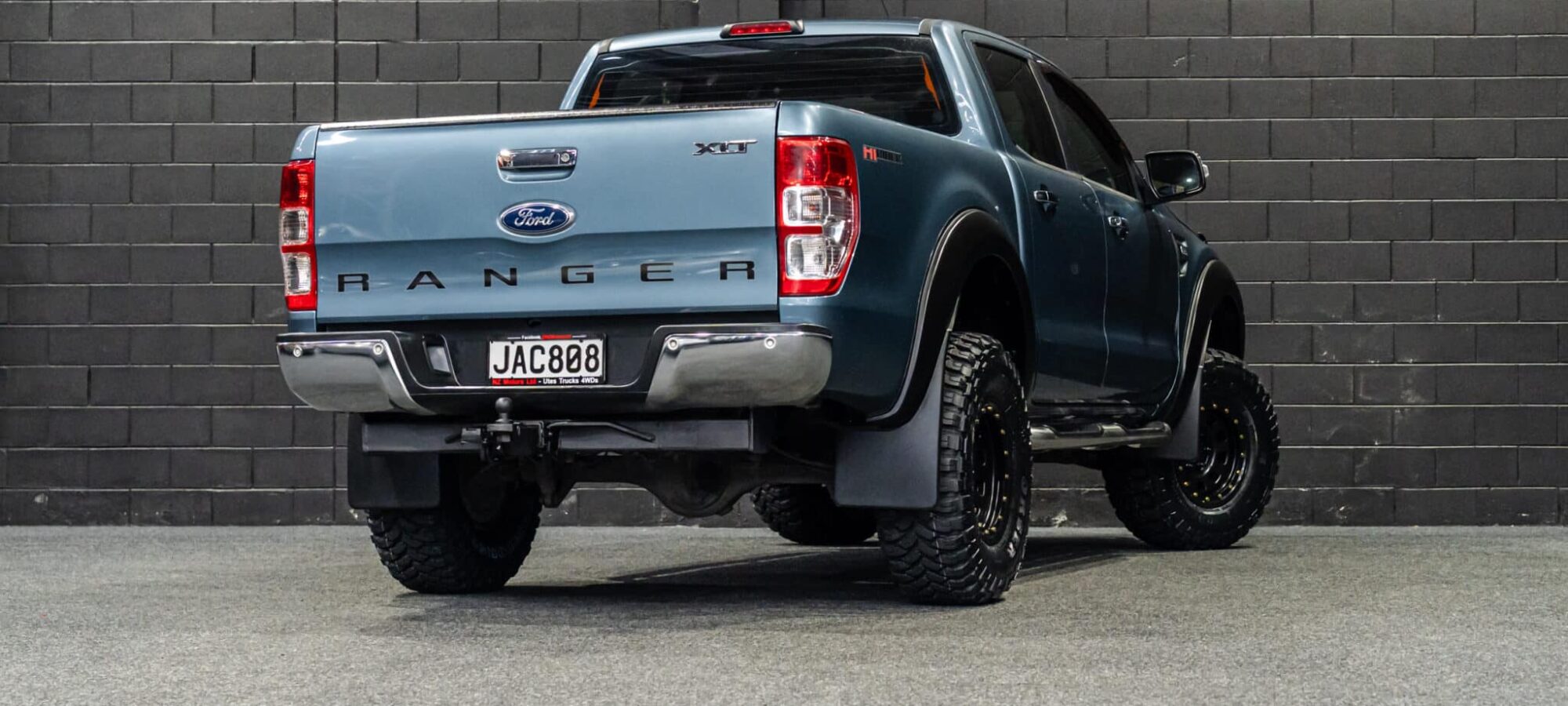 Vehicle Gallery Image