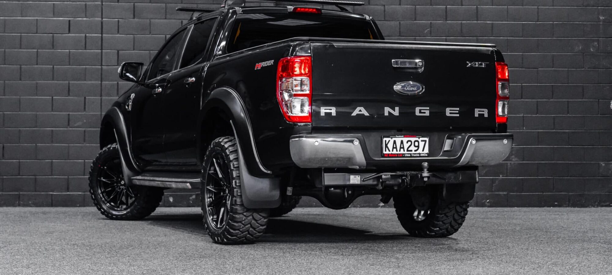 Vehicle Gallery Image