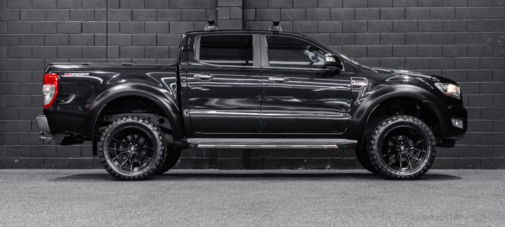 Vehicle Gallery Image