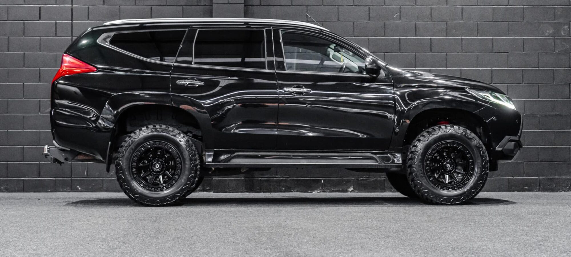 Vehicle Gallery Image