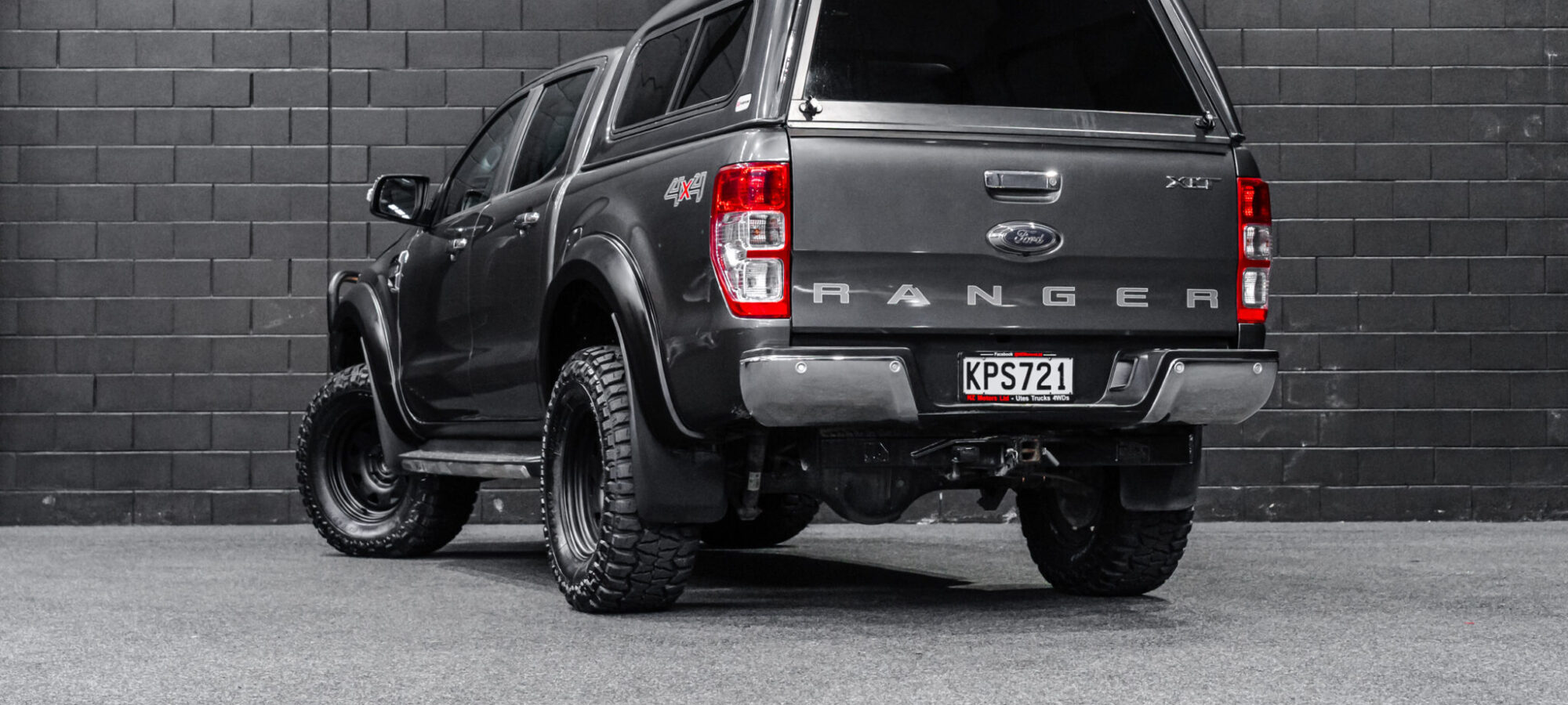 Vehicle Gallery Image