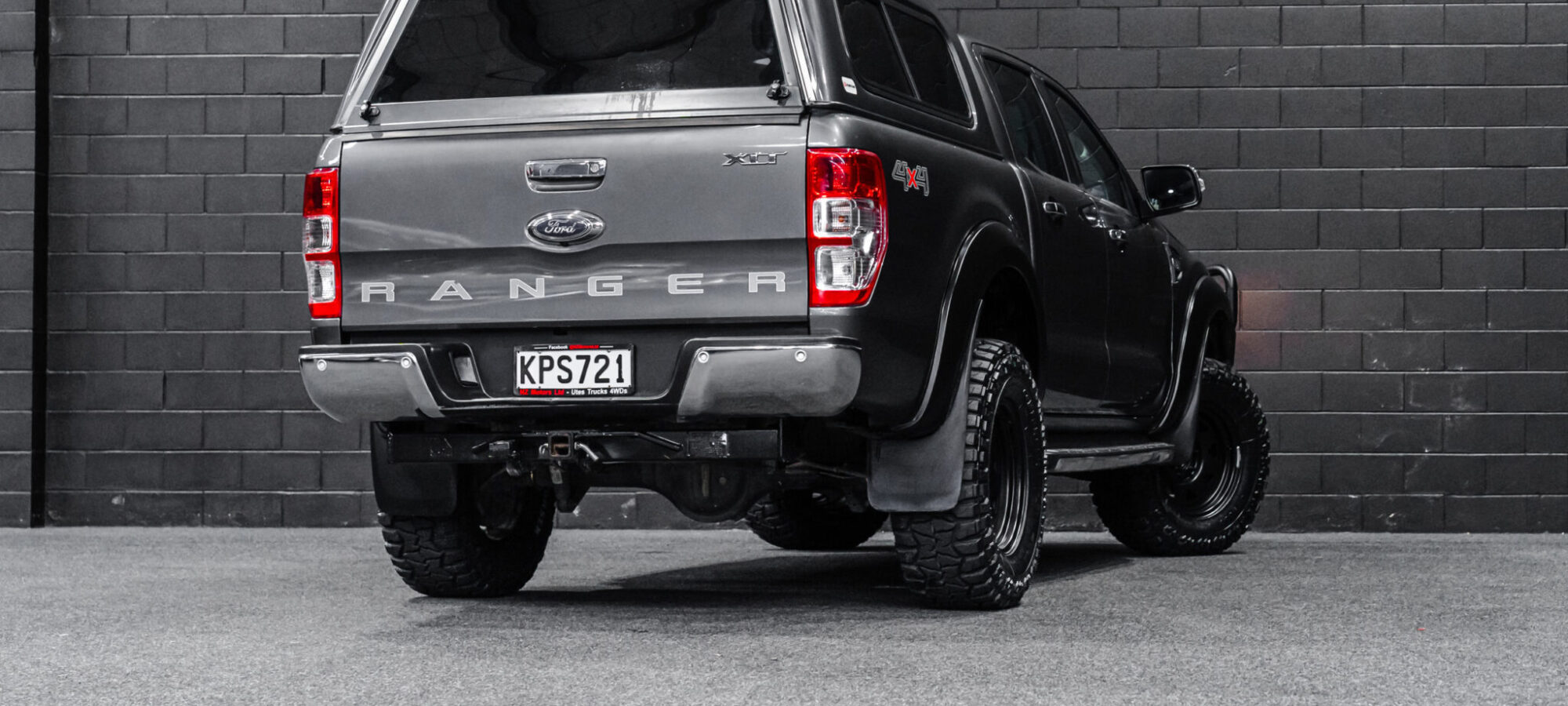 Vehicle Gallery Image