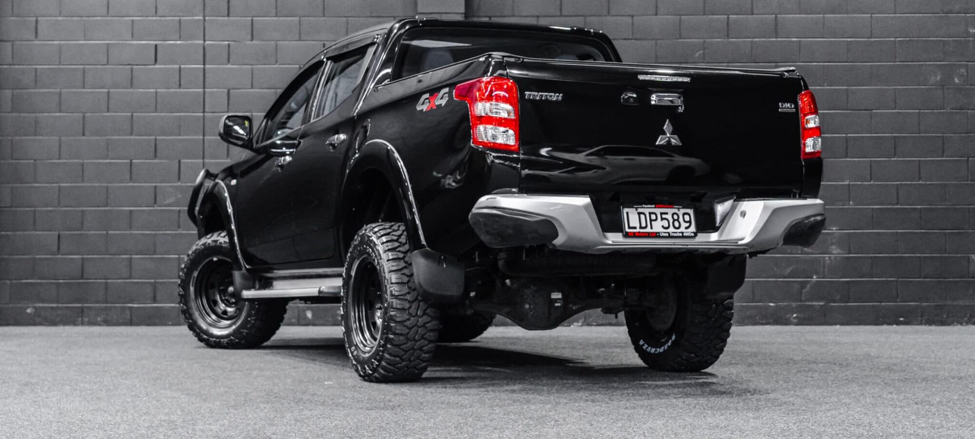 Vehicle Gallery Image