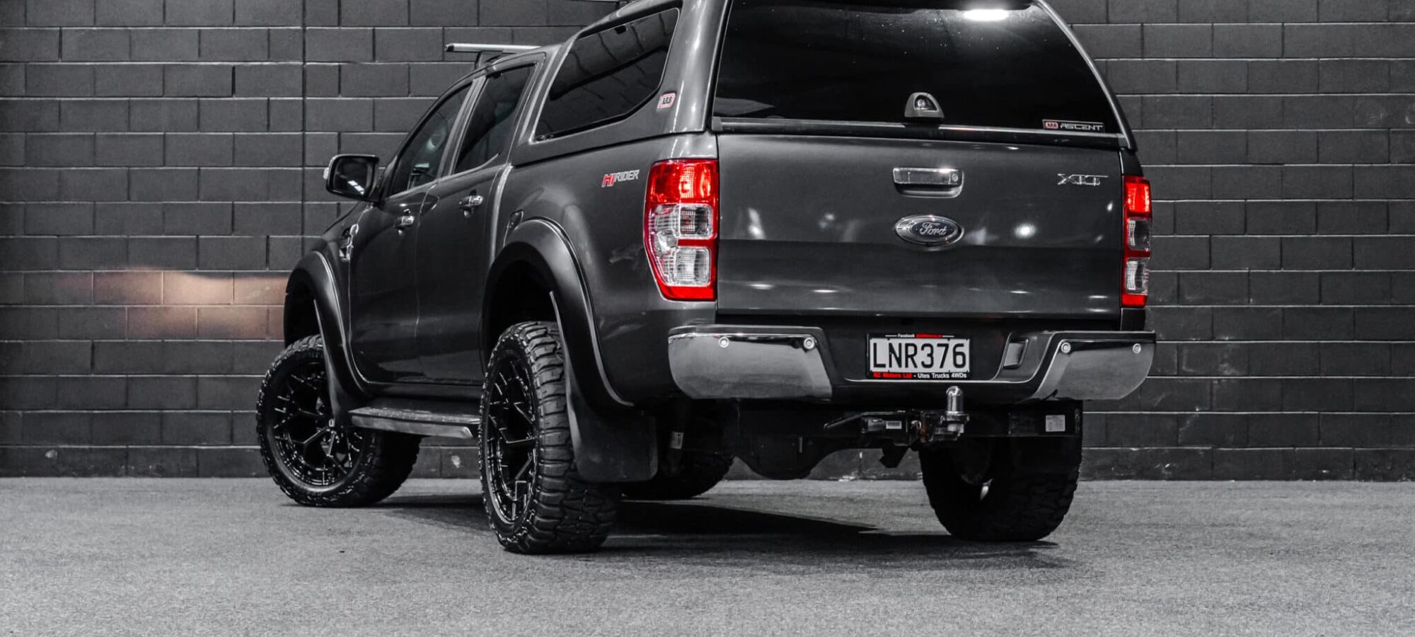 Vehicle Gallery Image