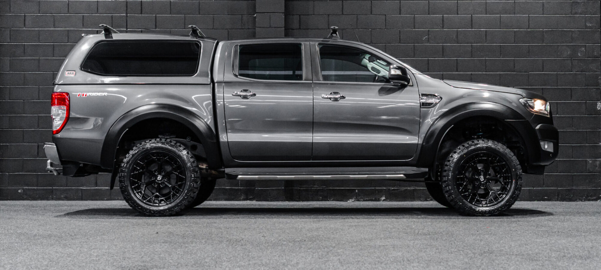 Vehicle Gallery Image