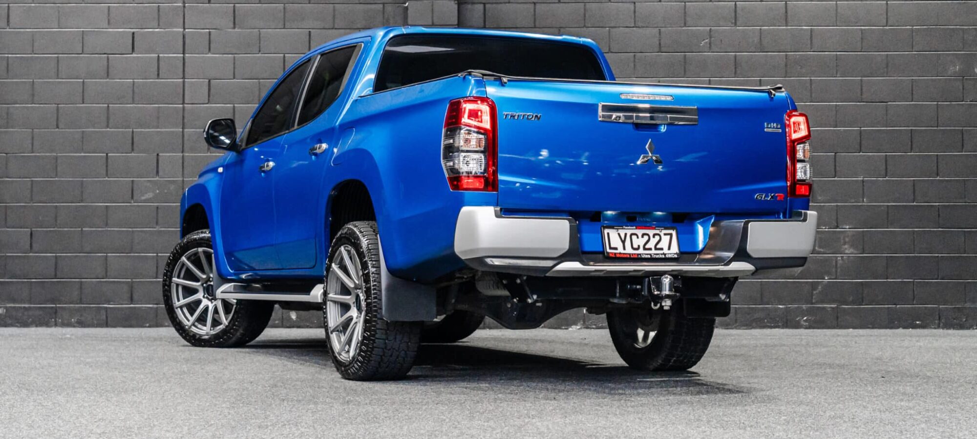 Vehicle Gallery Image