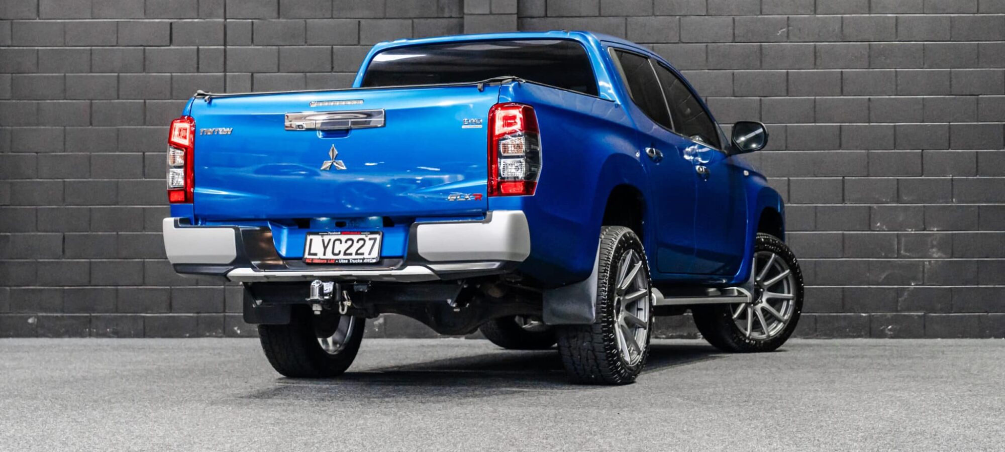 Vehicle Gallery Image