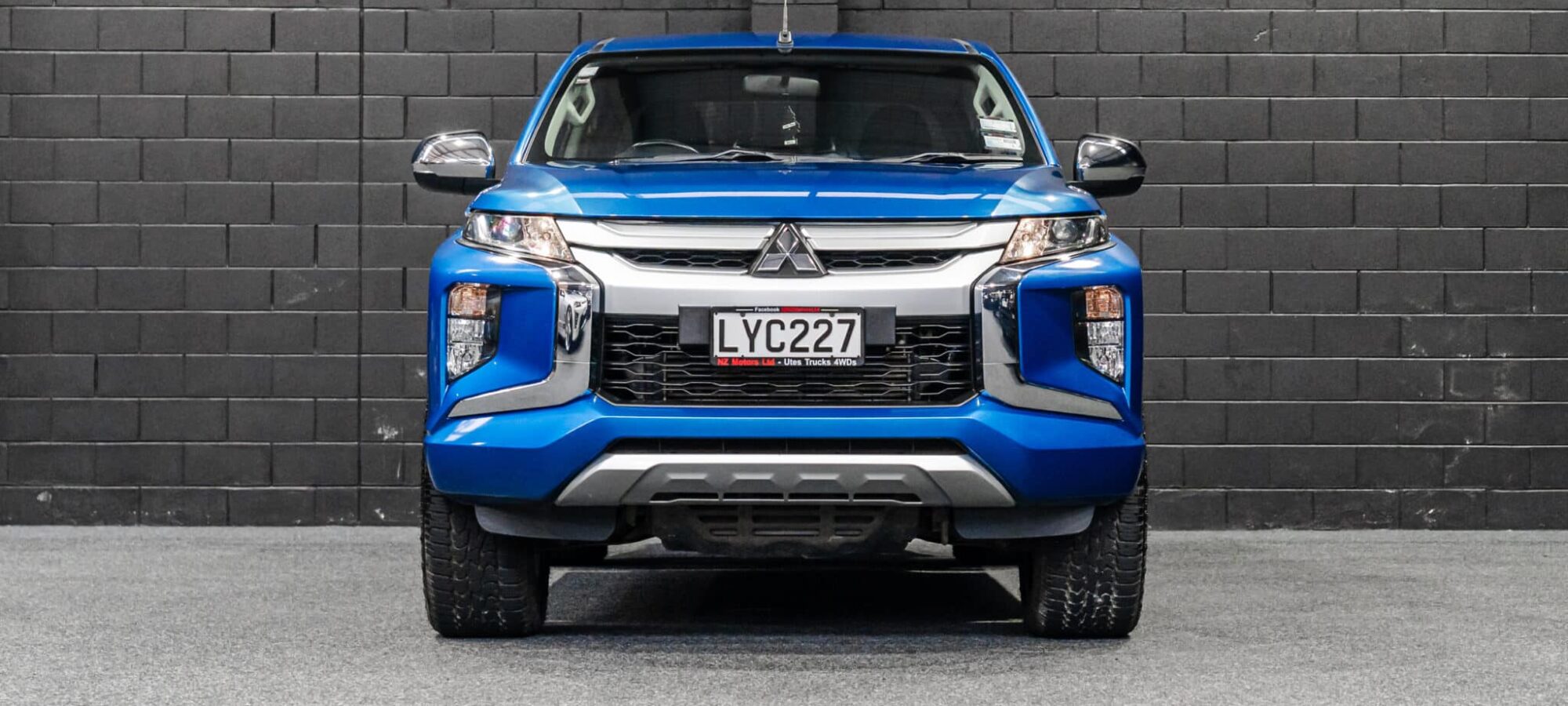 Vehicle Gallery Image