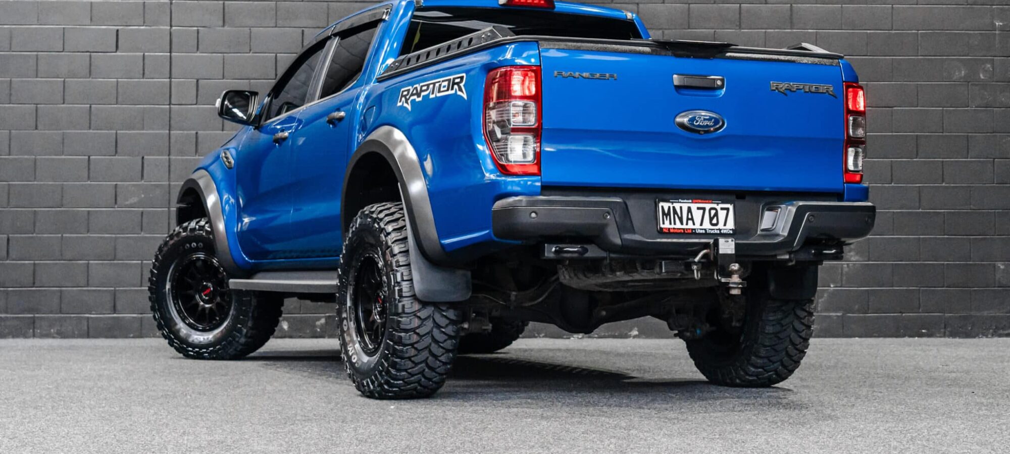 Vehicle Gallery Image