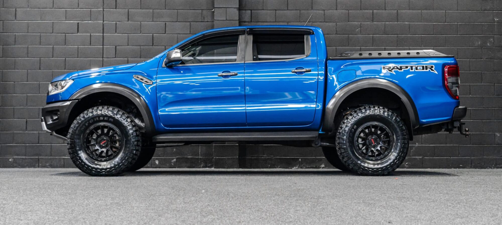 Vehicle Gallery Image