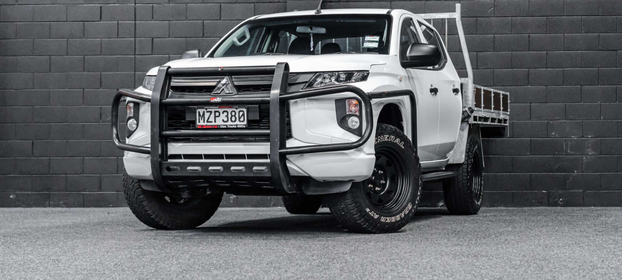 Vehicle Gallery Image