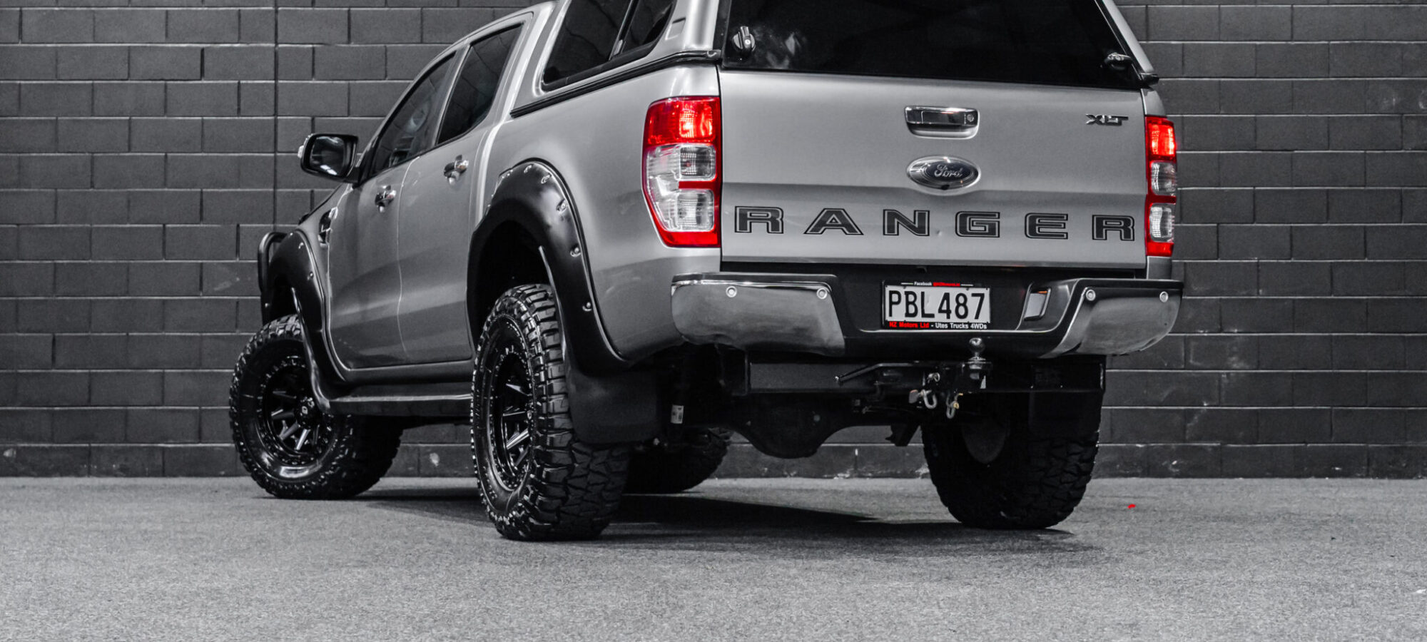 Vehicle Gallery Image