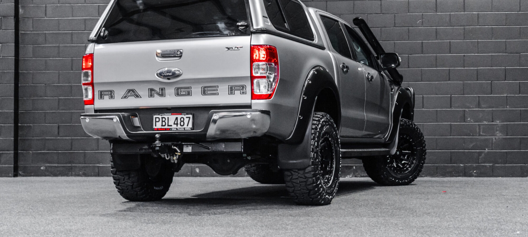 Vehicle Gallery Image