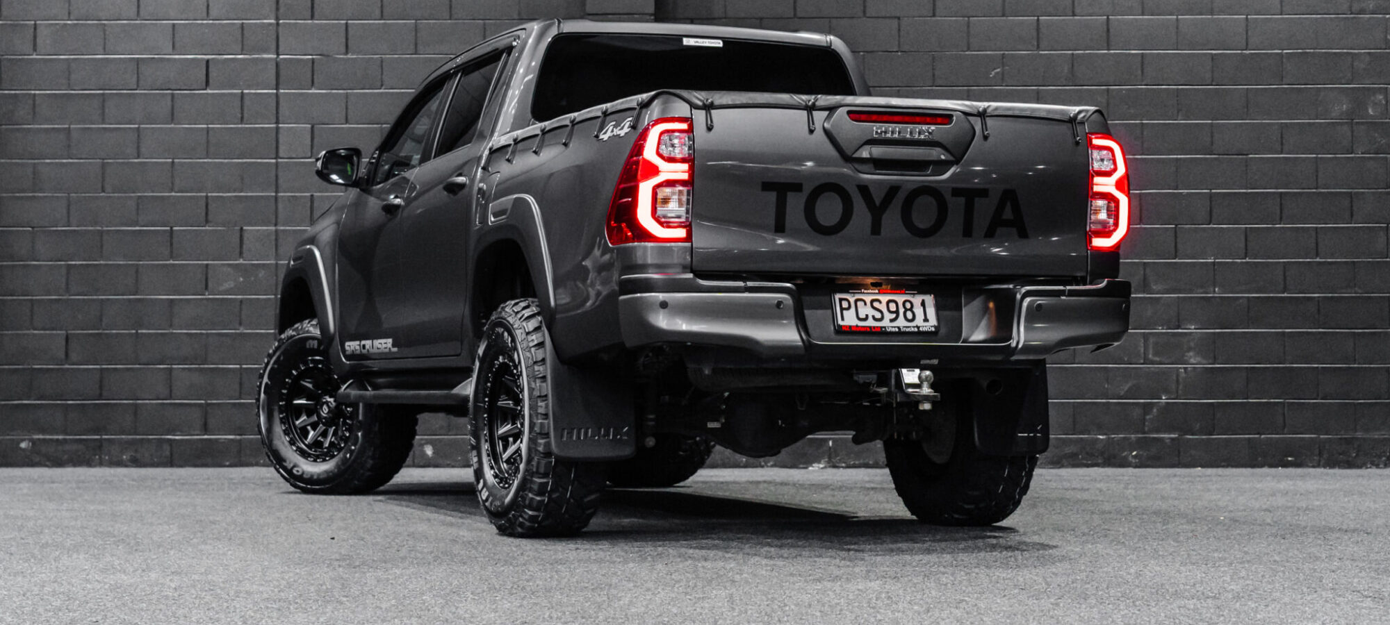 Vehicle Gallery Image