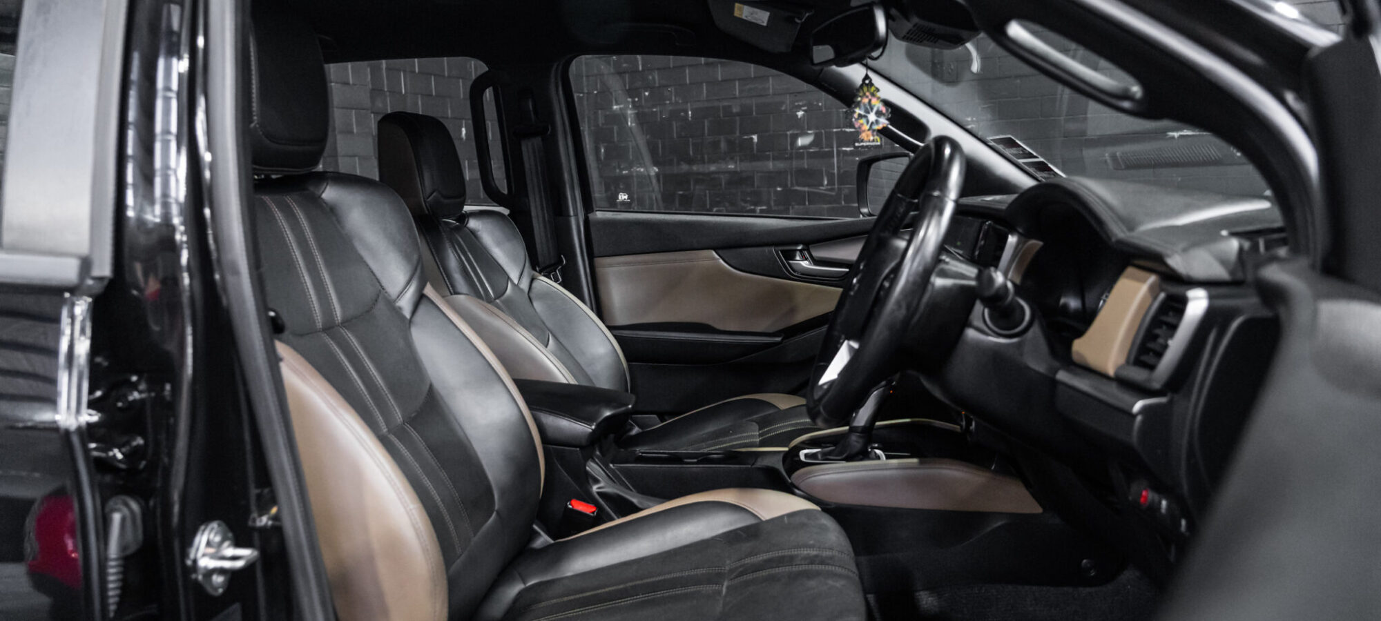 Vehicle Gallery Image