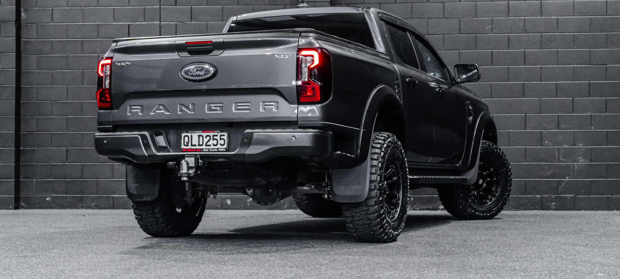 Vehicle Gallery Image