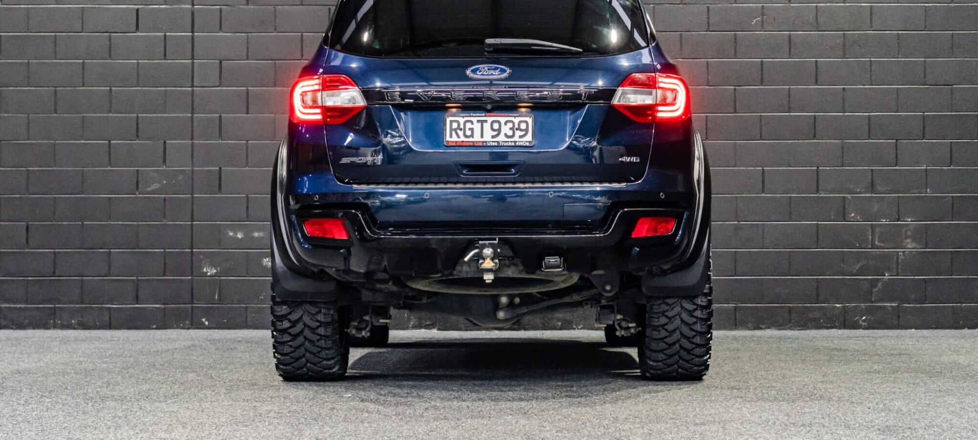 Vehicle Gallery Image