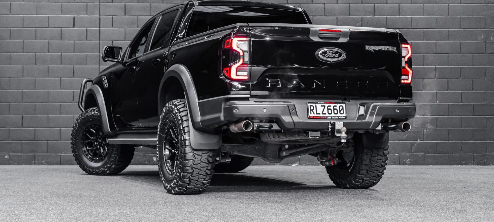 Vehicle Gallery Image