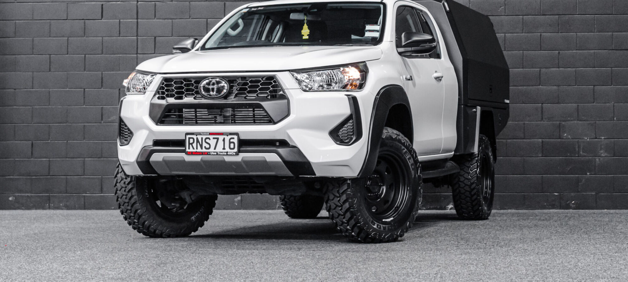 Vehicle Gallery Image