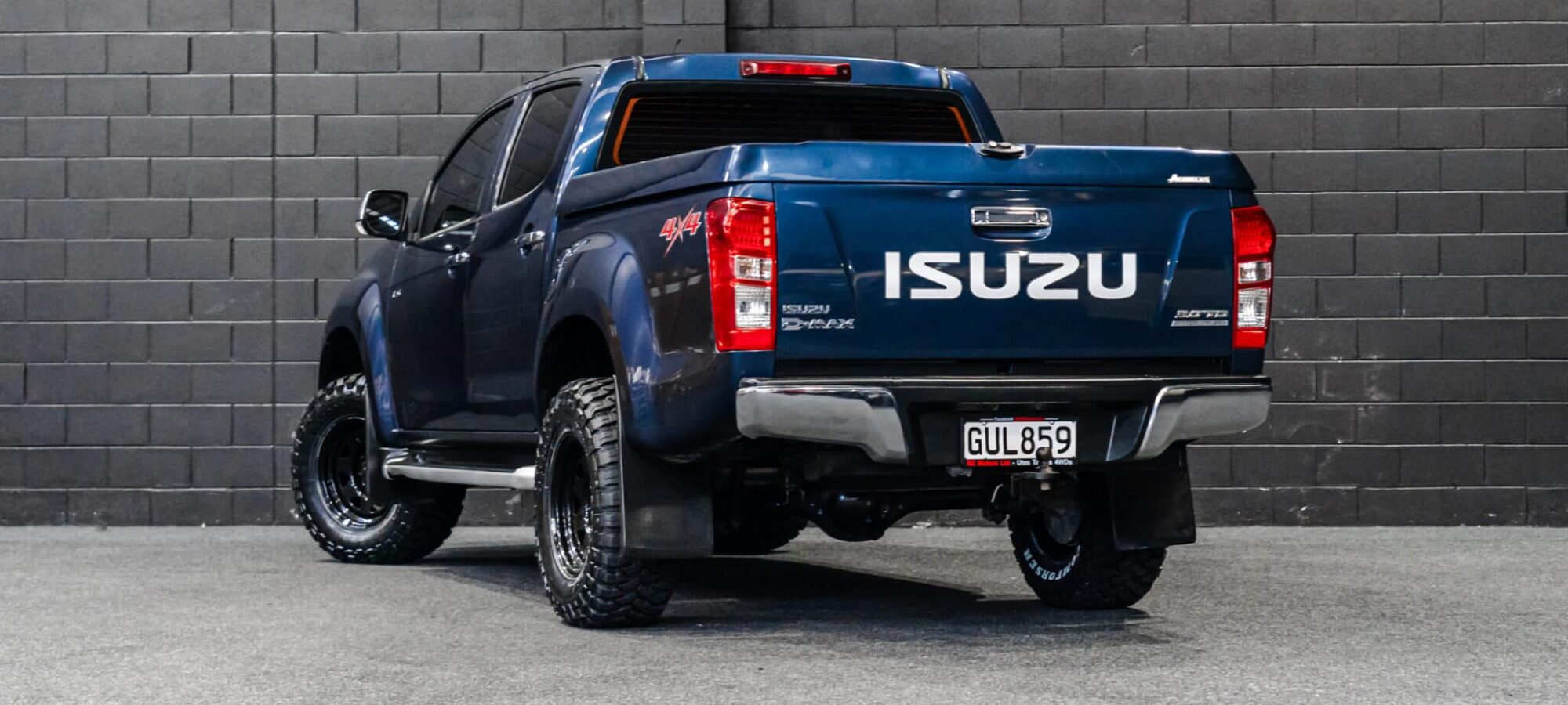 Vehicle Gallery Image