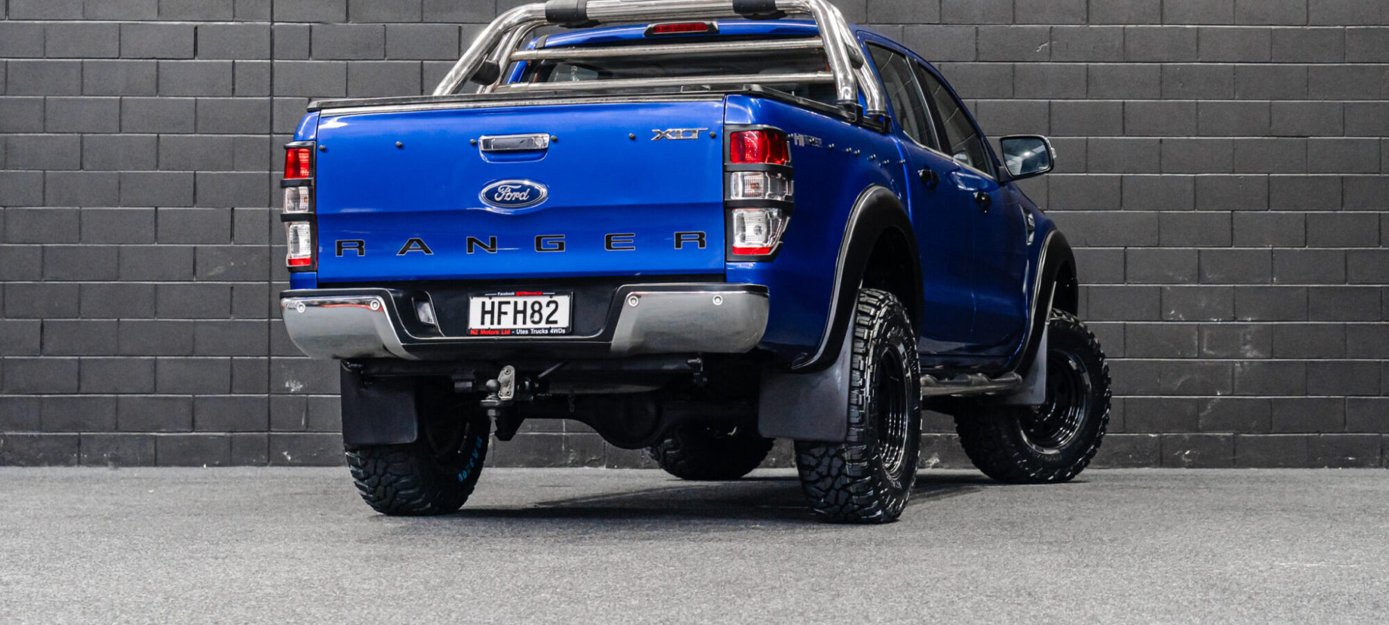 Vehicle Gallery Image