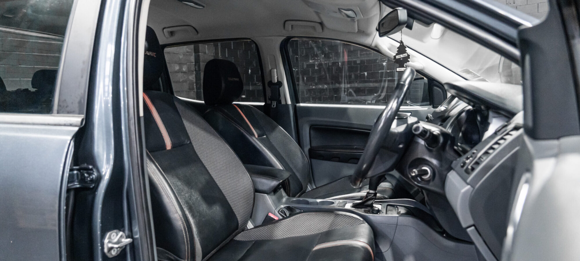 Vehicle Gallery Image