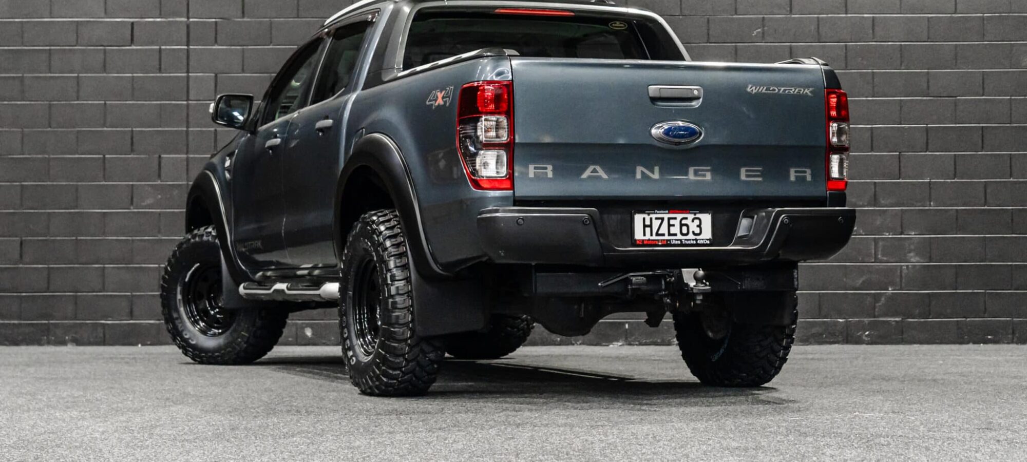 Vehicle Gallery Image