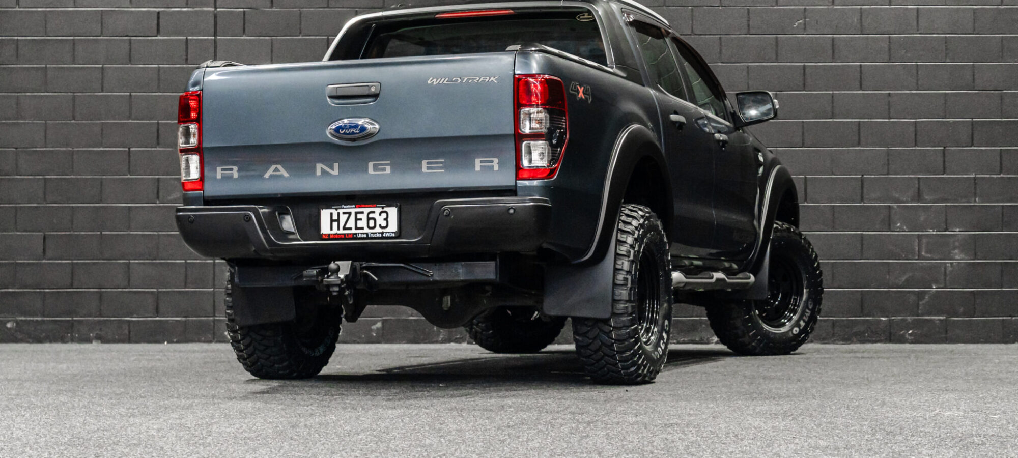 Vehicle Gallery Image