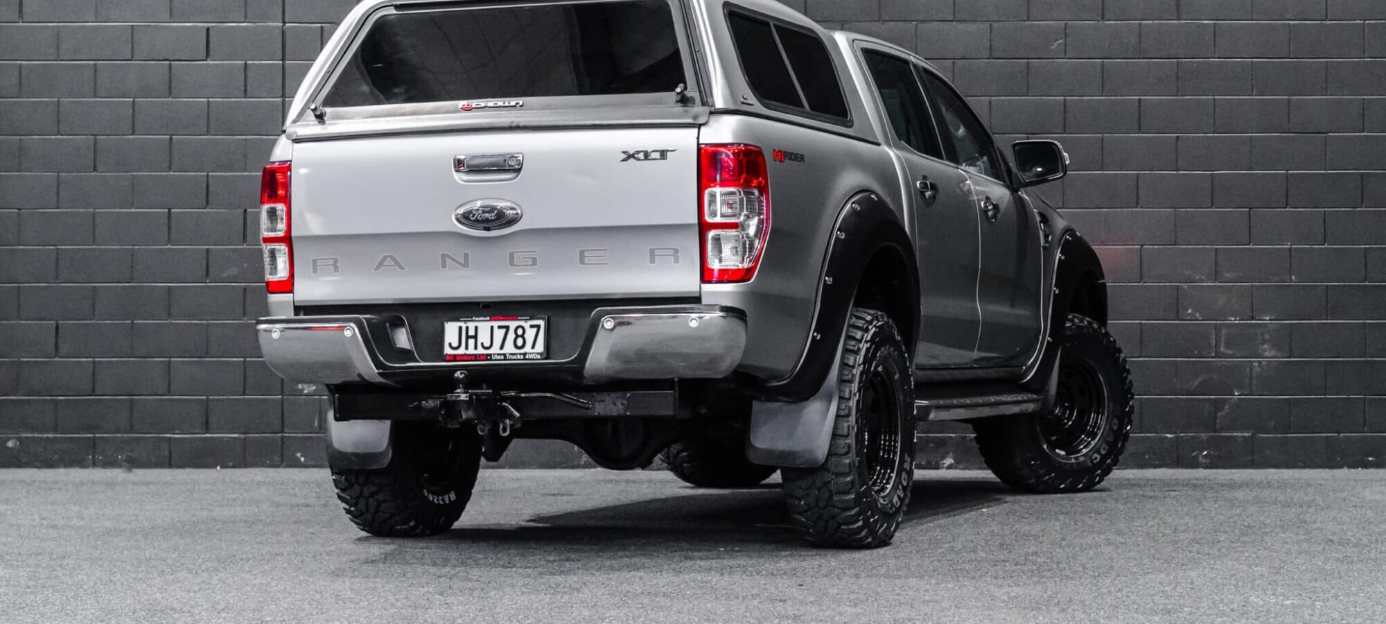 Vehicle Gallery Image