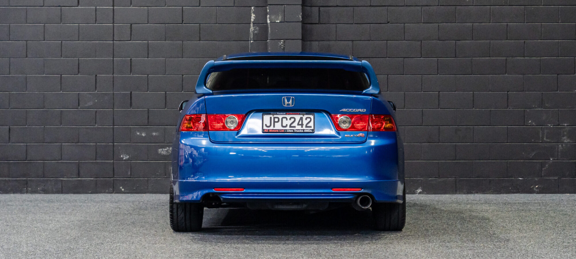 Vehicle Gallery Image