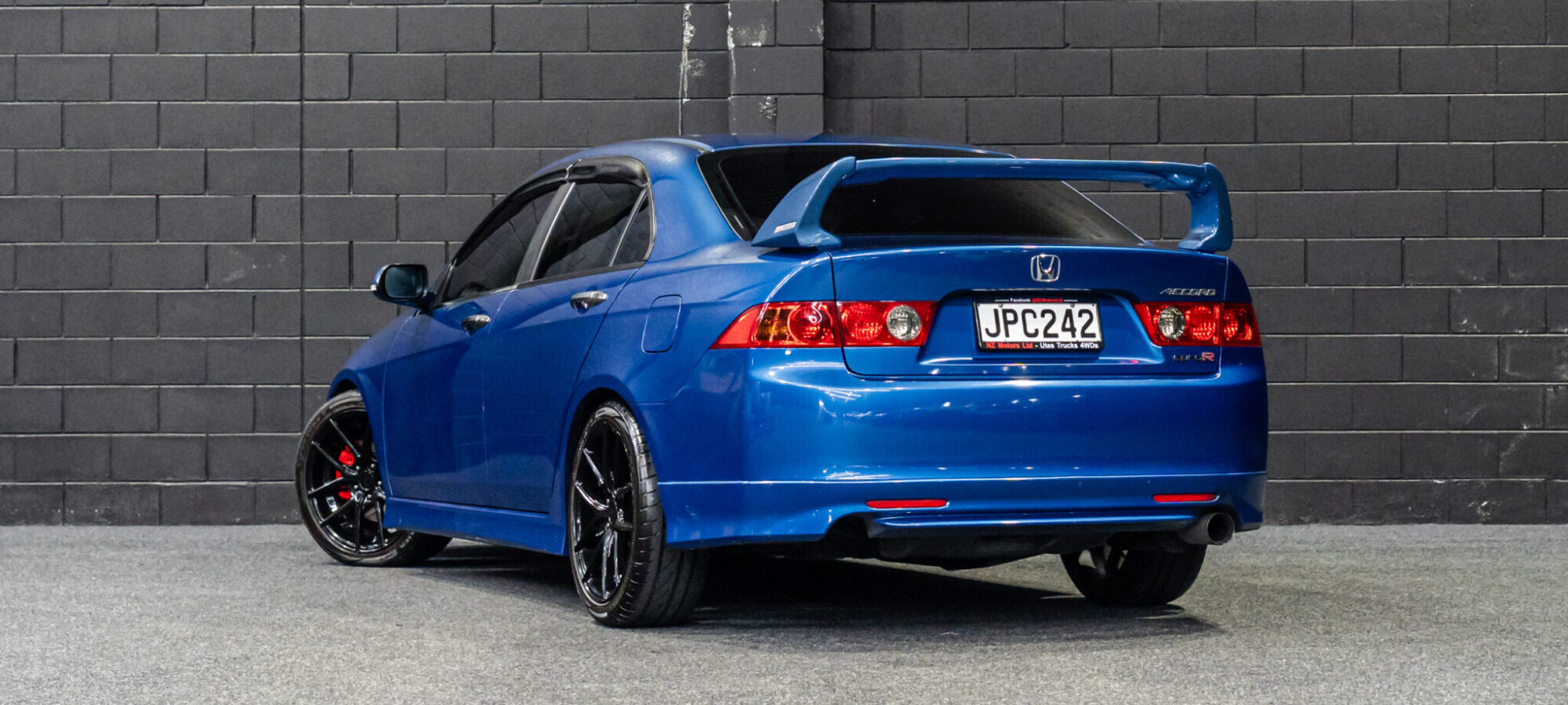 Vehicle Gallery Image