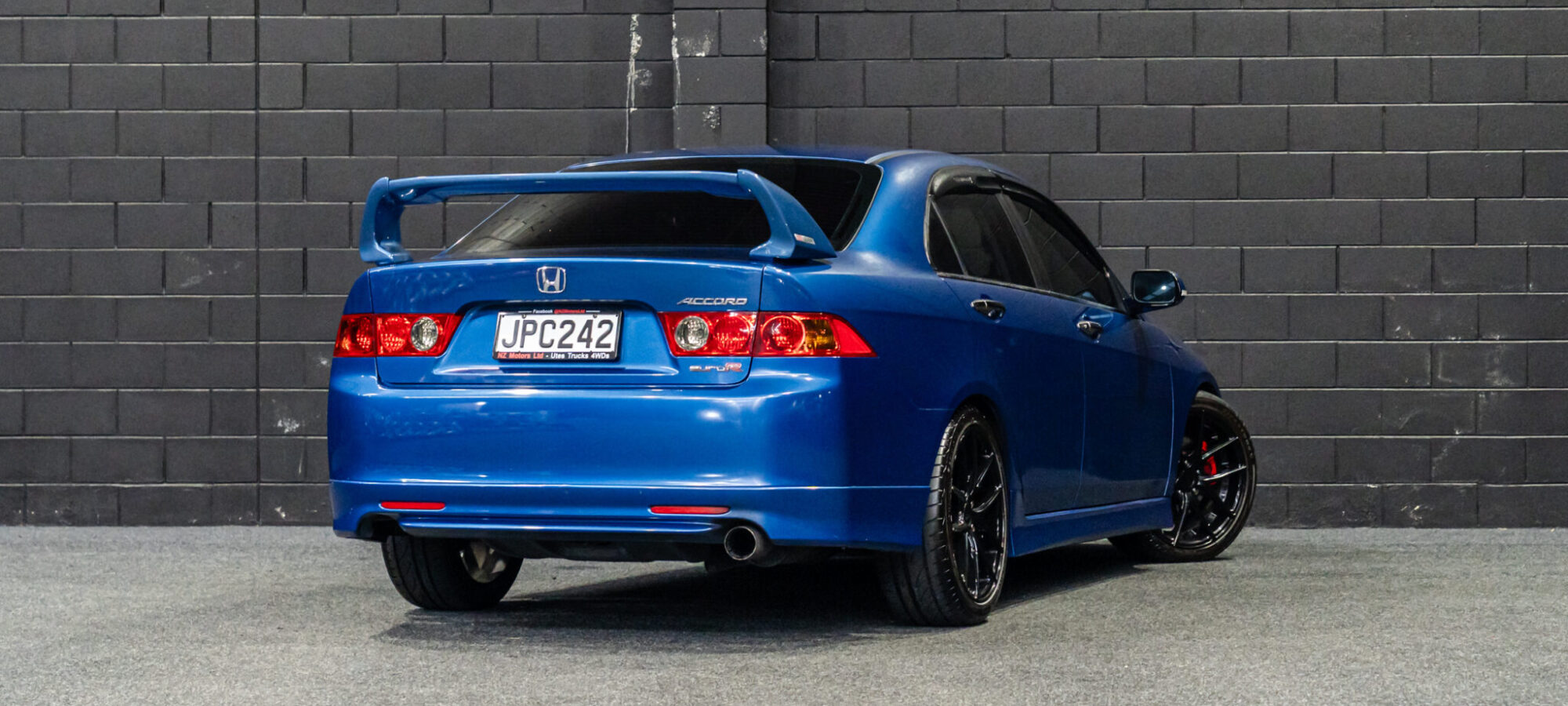 Vehicle Gallery Image