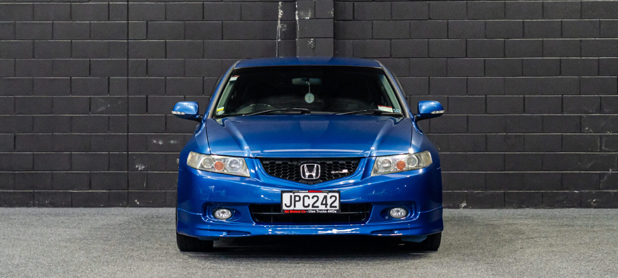 Vehicle Gallery Image