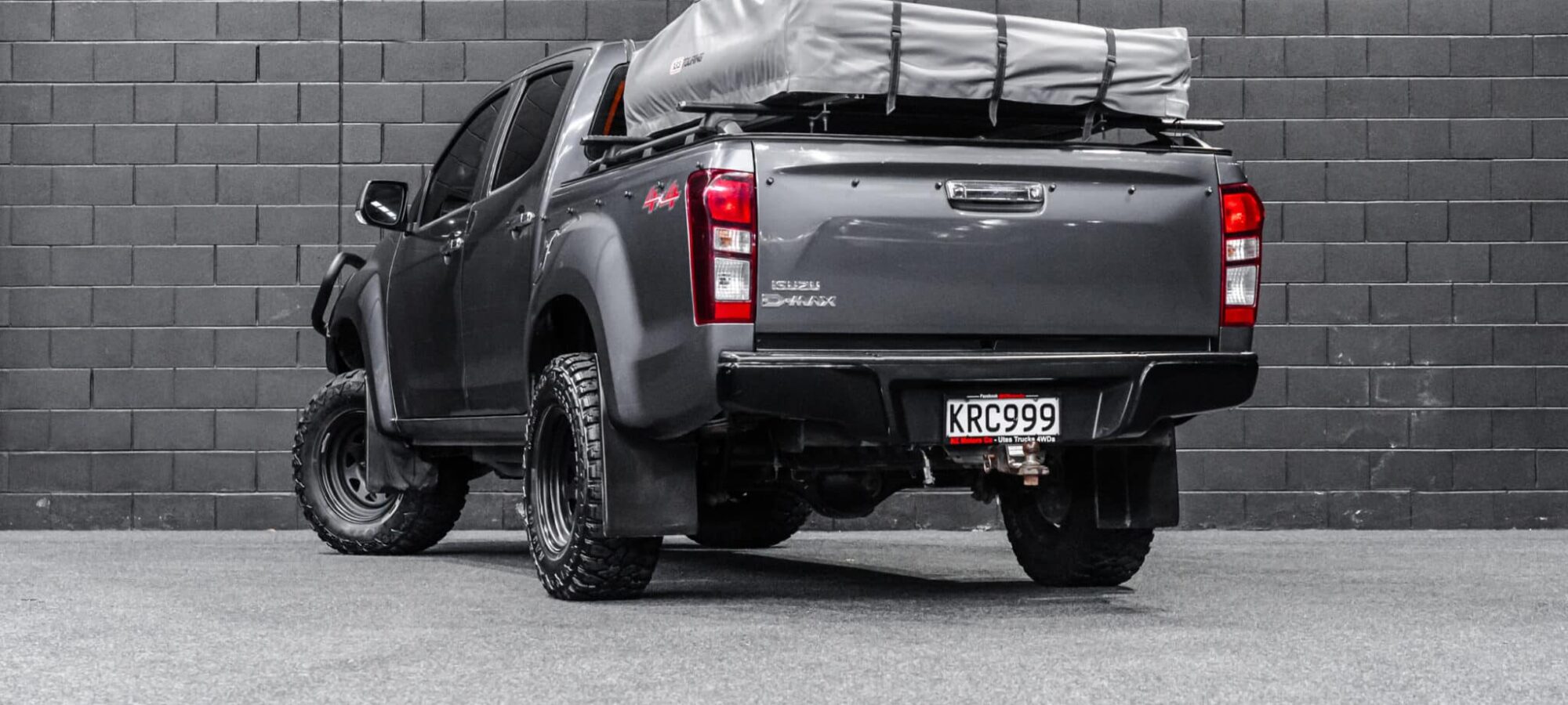 Vehicle Gallery Image