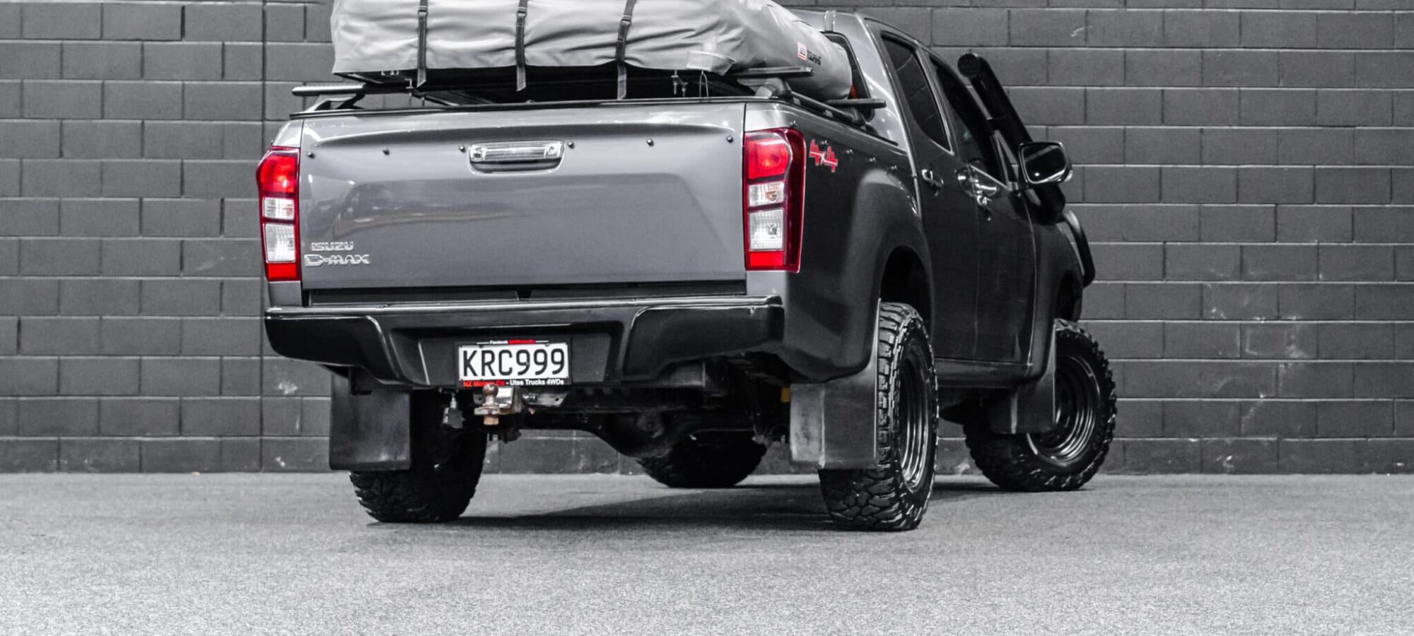 Vehicle Gallery Image